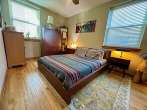 3538 W Ainslie St, Unit G in Chicago, IL - Building Photo - Building Photo