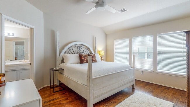 property at 1321 Paige St