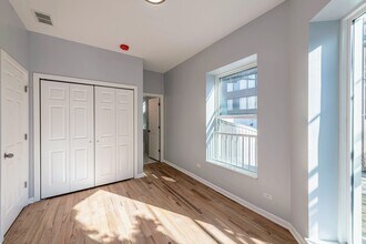 1016 W Ainslie St, Unit 1 in Chicago, IL - Building Photo - Building Photo