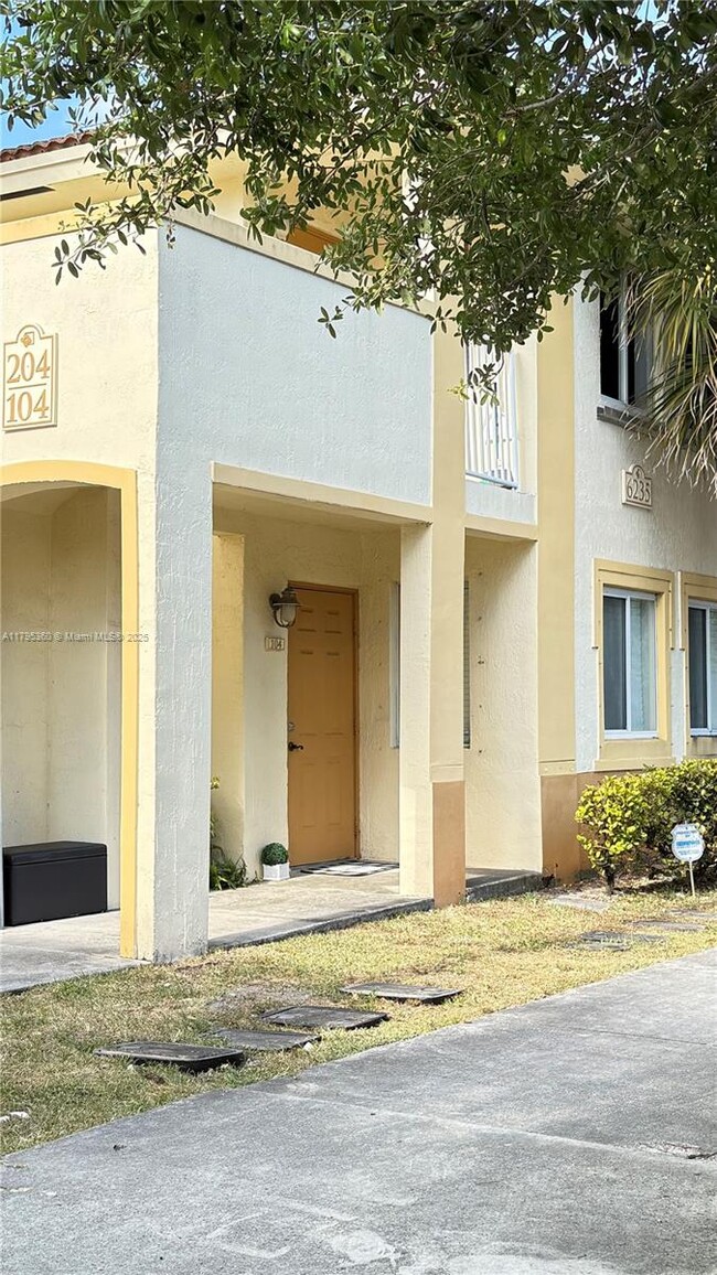 6235 SW 47th Manor in Davie, FL - Building Photo - Building Photo