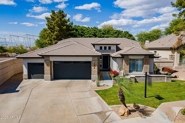 property at 194 W Sunburst Ln