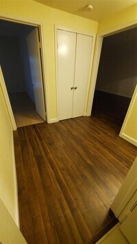 2425 Underwood St photo'