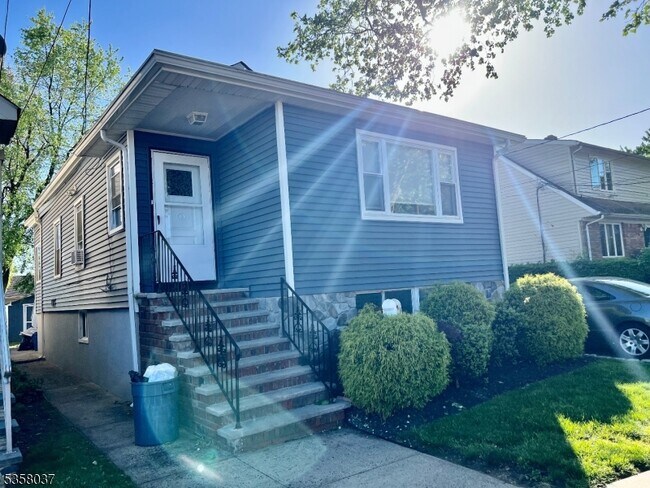 260 Maple Ave in Wallington, NJ - Building Photo - Building Photo