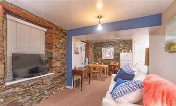 18 Perry St in Newport, RI - Building Photo - Building Photo