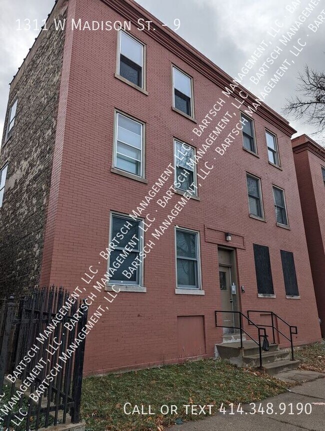1305-1311 W Madison St