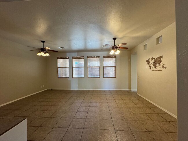 635 W Longhorn Dr in Chandler, AZ - Building Photo - Building Photo