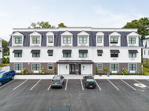 The Lofts at Maple & Main in Smithtown, NY - Building Photo - Building Photo