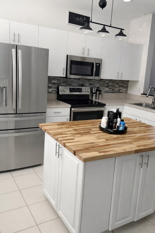 3646 Pine Oak Cir in Ft. Myers, FL - Building Photo - Building Photo