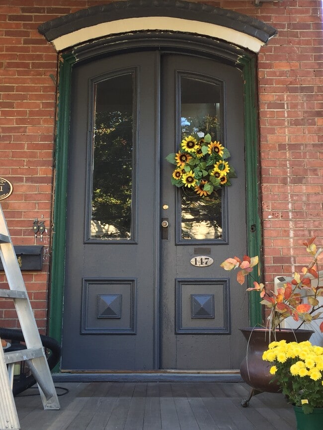 147 Woodlawn Ave, Unit 2 in Saratoga Springs, NY - Building Photo - Building Photo