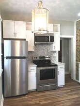 128 N 5th St-Unit -1 in Geneva, IL - Foto de edificio - Building Photo
