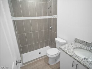 2102 Canton Ave in Alva, FL - Building Photo - Building Photo