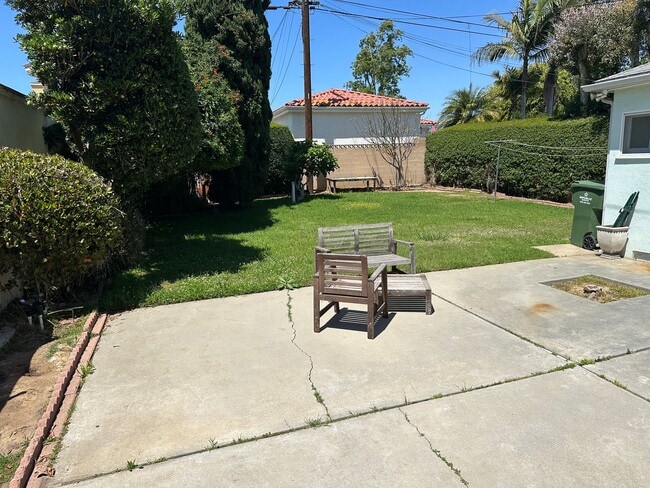 409 W Ellis Ave in Inglewood, CA - Building Photo - Building Photo
