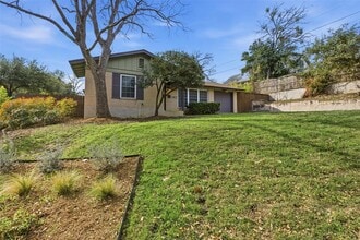 2402 Little John Ln in Austin, TX - Building Photo - Building Photo