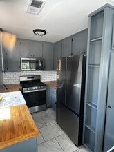 18197 Sundowner Way, Unit 812 in Santa Clarita, CA - Foto de edificio - Building Photo
