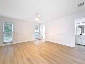 8977 NW 21st Ct in Coral Springs, FL - Foto de edificio - Building Photo