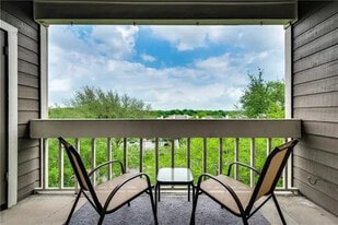 5310 Keller Springs Rd in Dallas, TX - Building Photo