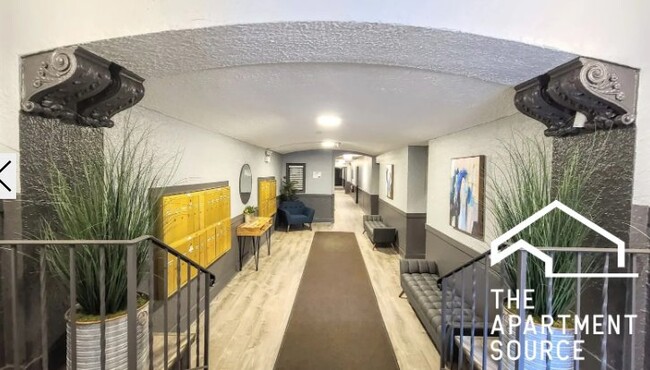 4851 N Damen Ave, Unit Bn in Chicago, IL - Building Photo - Building Photo