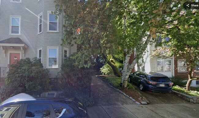 70 Saint Rose St, Unit 2 in Boston, MA - Foto de edificio - Building Photo