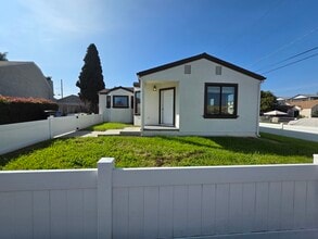 2404 Morningside St in San Diego, CA - Building Photo - Building Photo