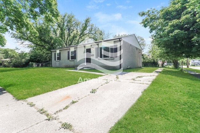 4312 Moore St in Inkster, MI - Foto de edificio - Building Photo