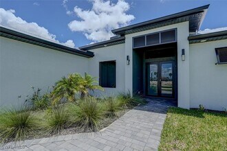 1227 NW 40th Pl in Cape Coral, FL - Building Photo - Building Photo