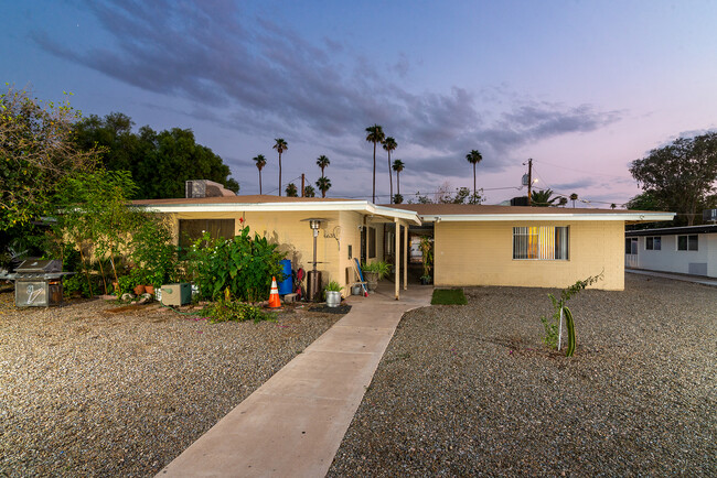 6631 E Cheery Lynn Rd in Scottsdale, AZ - Building Photo - Building Photo