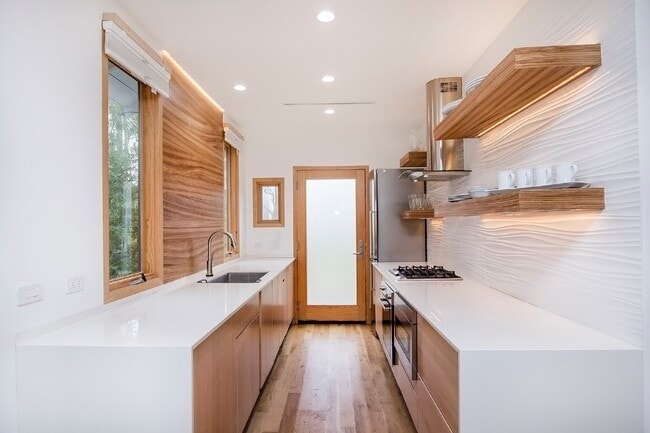 property at 811 E 23rd St