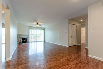 2254 N Baldwin Way in Palatine, IL - Building Photo - Building Photo