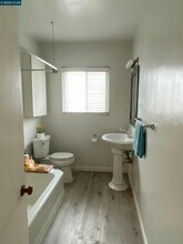 654 Beacon St in Oakland, CA - Building Photo - Building Photo