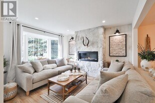 1189 Rushbrooke Dr in Oakville, ON - Building Photo