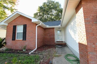 205 Tiffot Ct in Crestview, FL - Foto de edificio - Building Photo
