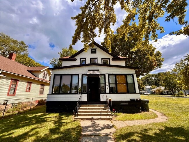 property at 1600 7th St