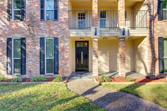 1030 Crossroads Dr in Houston, TX - Building Photo - Building Photo