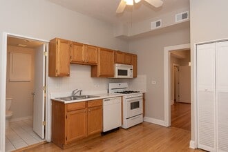 2024 W Augusta Blvd, Unit J08P in Chicago, IL - Building Photo - Building Photo