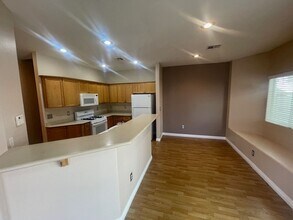 221 Reassuring Ct in Henderson, NV - Building Photo - Building Photo