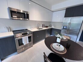 20421 NW 20th Ct, Unit A2 in Miami Gardens, FL - Building Photo