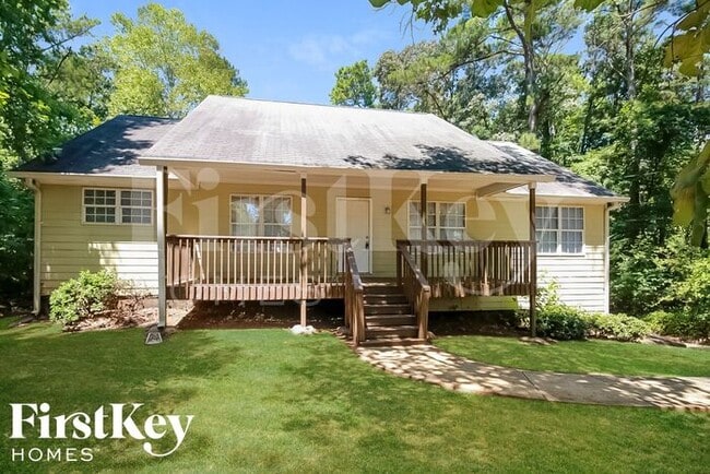 property at 4435 Old Fairburn Rd