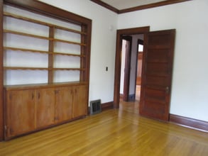 702 10th Ave in Huntington, WV - Building Photo - Building Photo