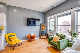 4241 S Langley Ave in Chicago, IL - Building Photo - Building Photo