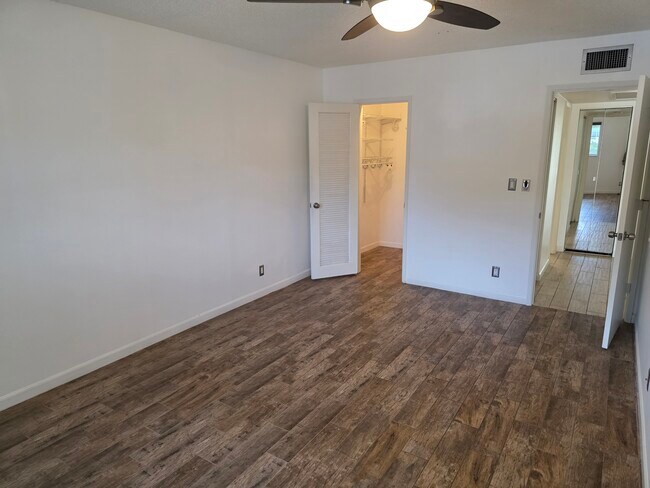 257 S Cypress Rd in Pompano Beach, FL - Building Photo - Building Photo