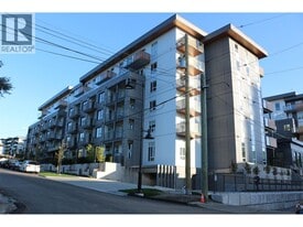 648 Lea Ave in Coquitlam, BC - Building Photo