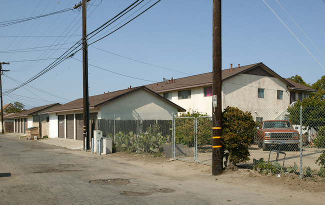 1941 San Marino St in Oxnard, CA - Building Photo - Building Photo