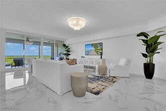 435 Dockside Dr in Naples, FL - Building Photo - Building Photo