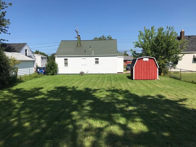 4214 Washington Ave in Erie, PA - Building Photo - Building Photo