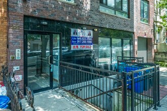229 55th St in Brooklyn, NY - Foto de edificio - Building Photo
