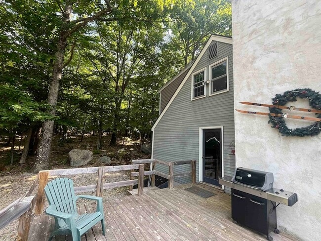 property at 64 Quarry Ln