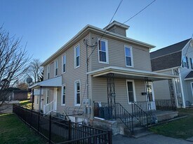 104 Baughman Ave in Jeannette, PA - Building Photo