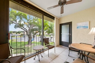 417 Pine Glen Ln in Greenacres, FL - Building Photo - Building Photo