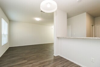 1001 Rice Dr in Bryan, TX - Building Photo - Building Photo