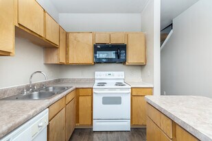 Delafield Villas in Dallas, TX - Building Photo